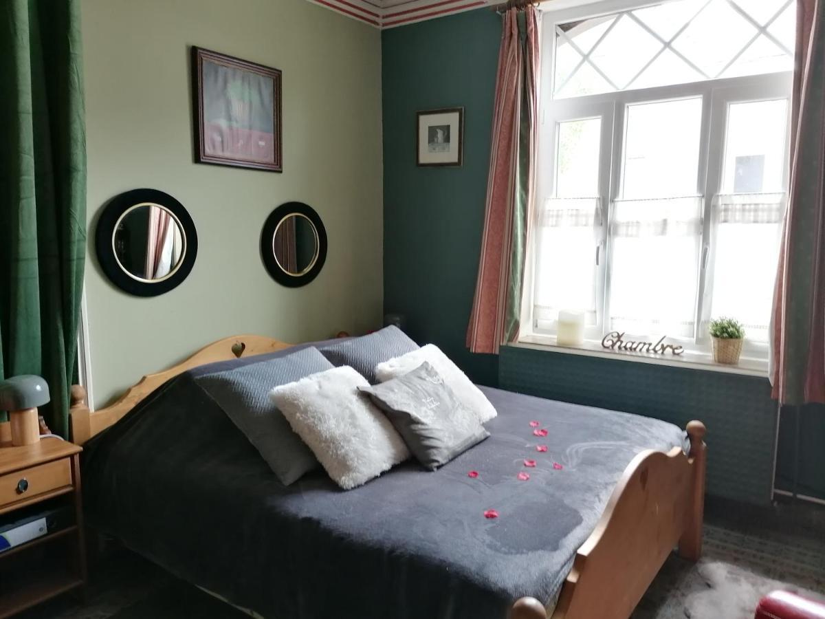 Maison D'Hote Les Notes Endormie Chambre Secrete Berzee Buitenkant foto