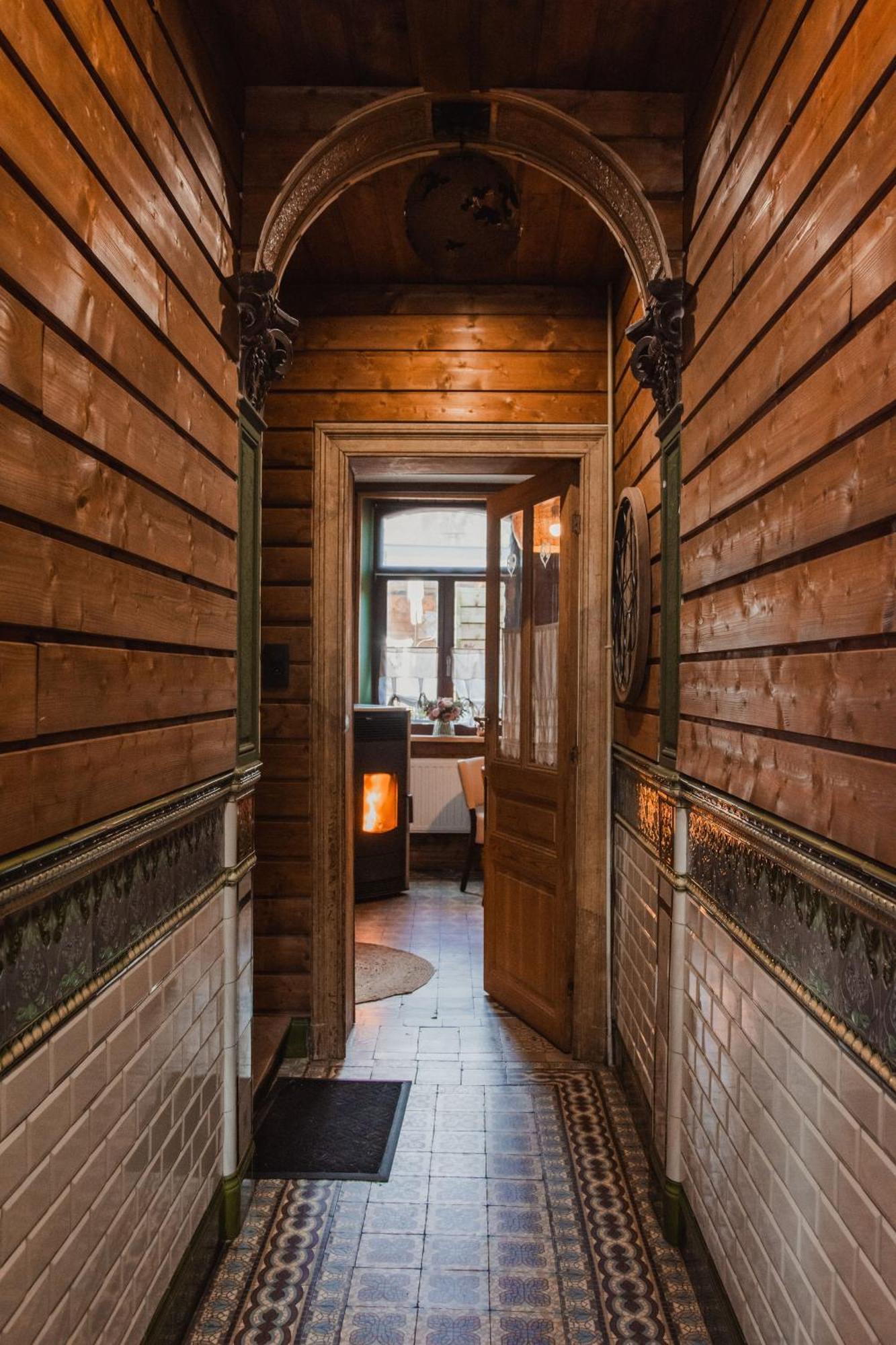 Maison D'Hote Les Notes Endormie Chambre Secrete Berzee Buitenkant foto