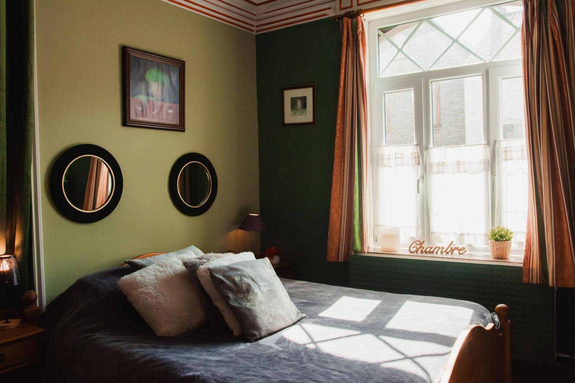 Maison D'Hote Les Notes Endormie Chambre Secrete Berzee Buitenkant foto